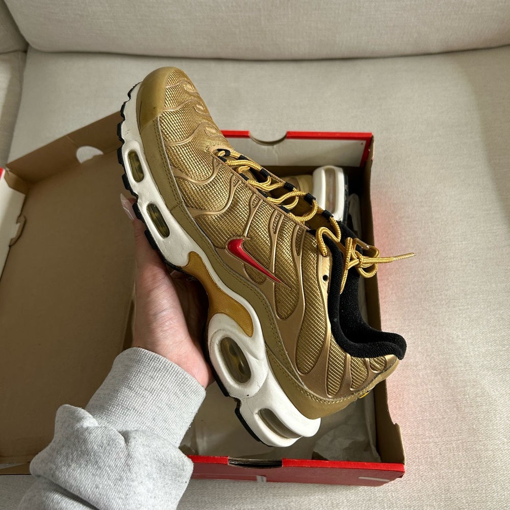 Men’s Nike 9.5M